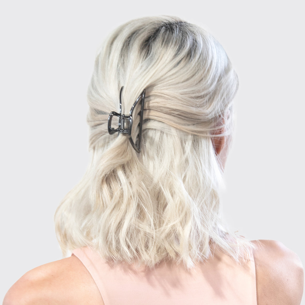 KITSCH Open Shape Claw Clip - Hematite