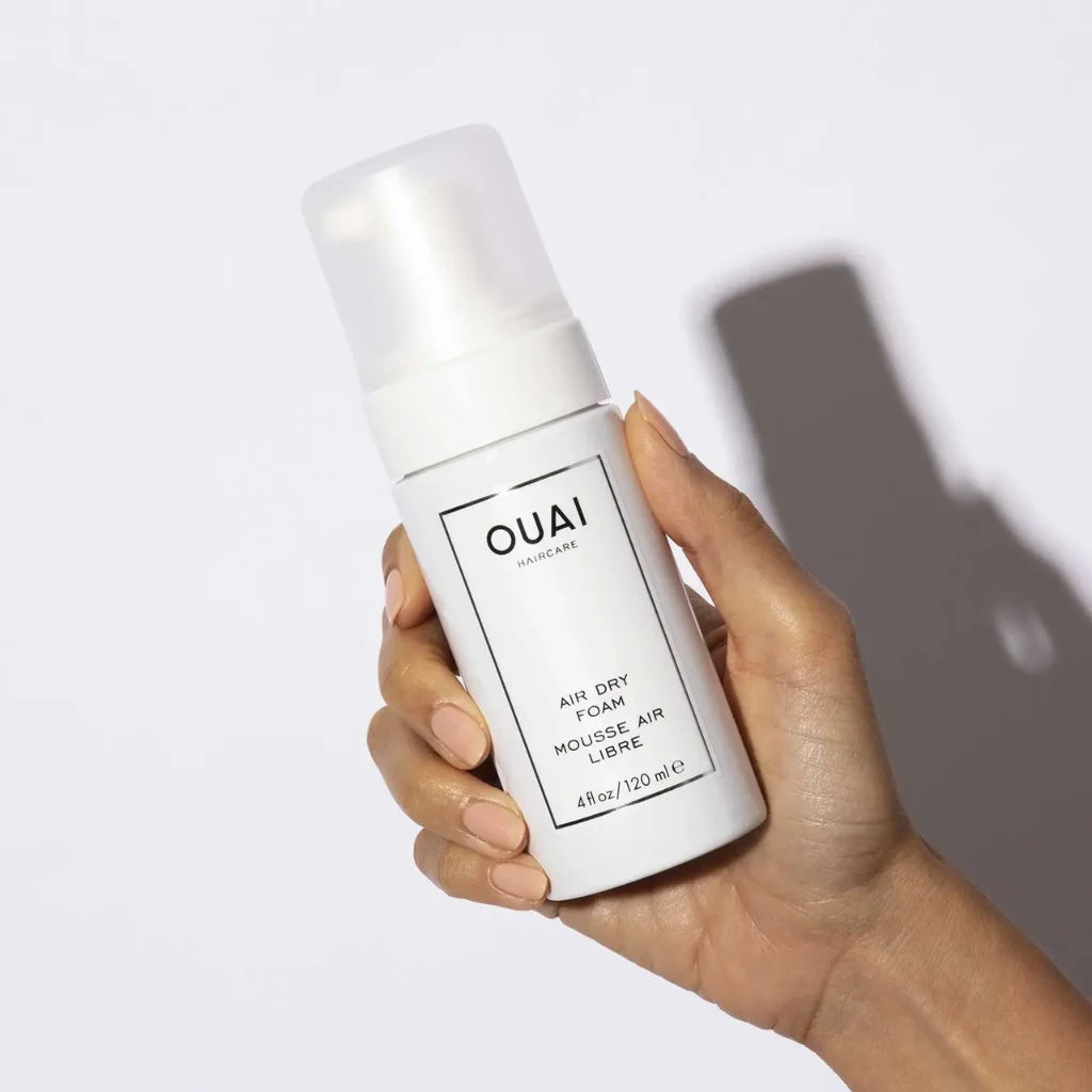 OUAI Air Dry Foam at MANEPRINT – a lightweight foam that enhances natural texture, tames frizz, and speeds up air-drying for effortless styling. (1)