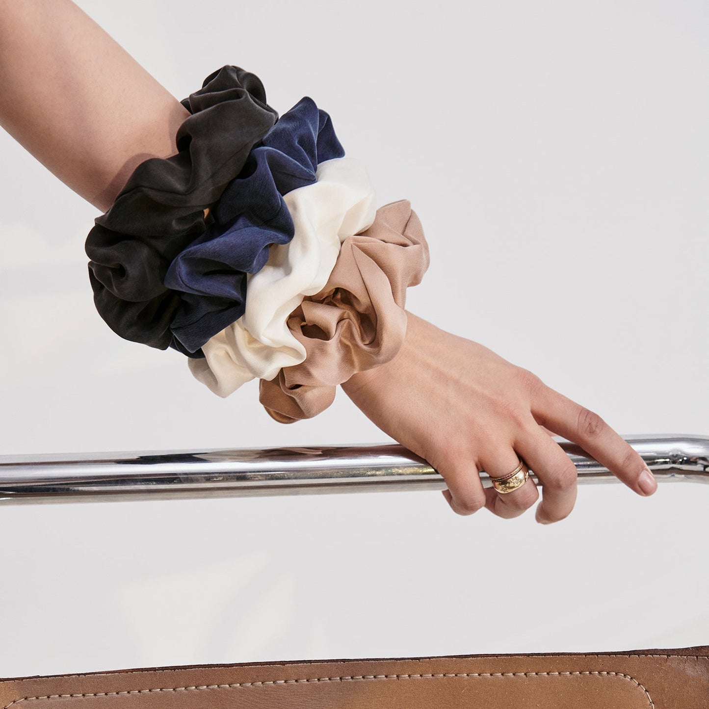 Lunya Washable Silk Classic Scrunchie