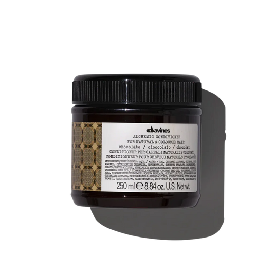 Davines ALCHEMIC Conditioner Chocolate - Color conditioner for brown and black hair - Color-enhancing conditioner for dark brown or black tones. Alchemic Conditioner Chocolate intensifies and illuminates these natural or colored dark brown shades.