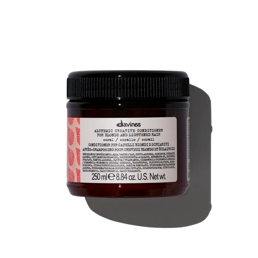 Davines ALCHEMIC Creative Conditioner Coral - Conditioner to achieve creative colours for blonde or lightened hair. Temporary, the colour result will depend on the starting level of the hair and its reflect.
