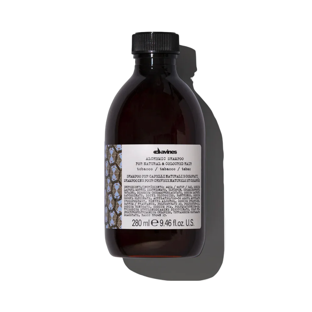 Davines ALCHEMIC Shampoo Tobacco - Color-enhancing Shampoo for Light Brown Hair - Color-enhancing shampoo for medium-to-light brown tones. Alchemic Shampoo Tobacco intensifies and illuminates these natural or colored lighter brunette shades.