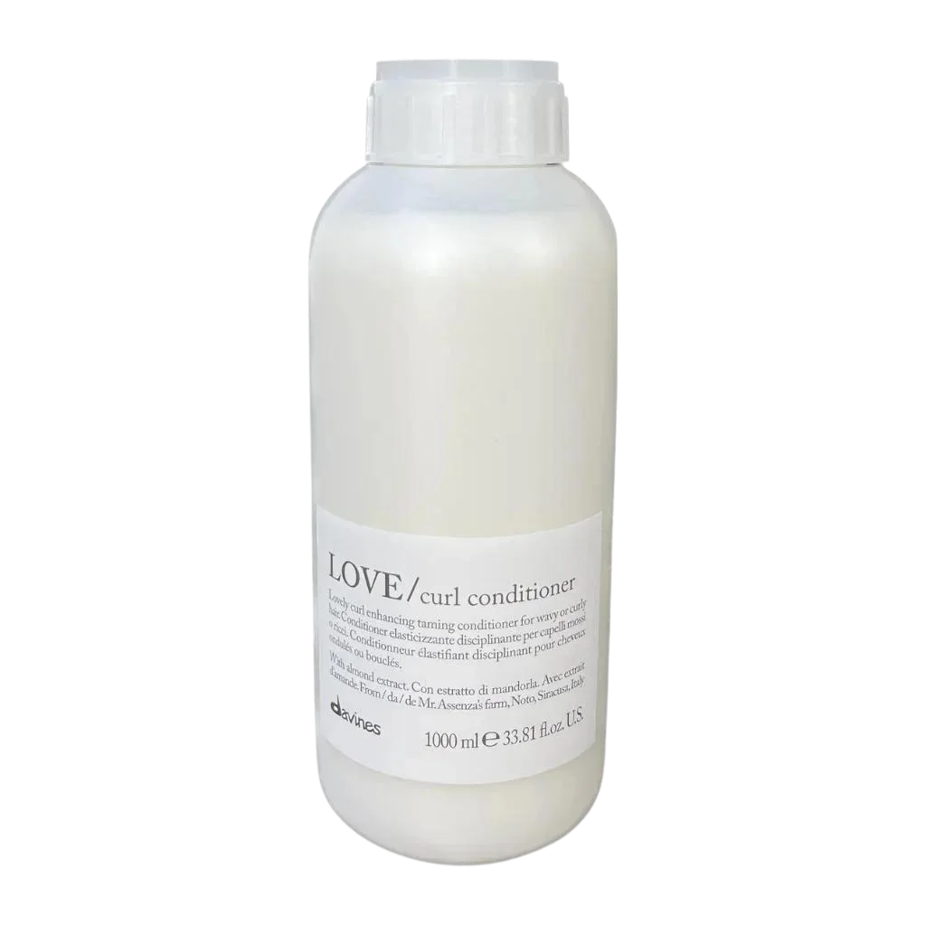 LOVE CURL Conditioner - Protein-rich hair conditioner for curly hair - Conditioner to enhance and control wavy or curly hair. Its formula makes the hair soft and light giving elasticity and volume without weighing it down. (3)