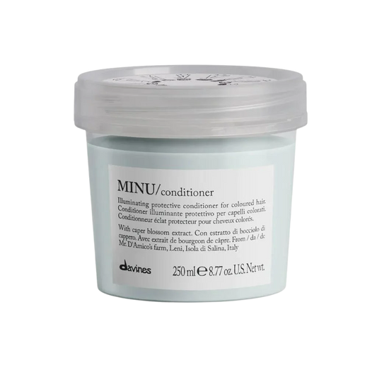 Davines Minu Conditioner - Protective Conditioner for Colored Hair - Illuminating and protective conditioner for coloured hair. Its formula gently detangles coloured hair making it soft and silky.