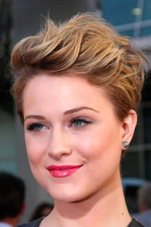 Best haircut for a round face shape