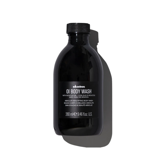 Davines OI Body Wash - Hydrating Shower Gel - Shower gel that gently cleanses the skin, adding softness and hydration. Its creamy foam and luxurious fragrance turn a daily beauty ritual into a pampering experience.