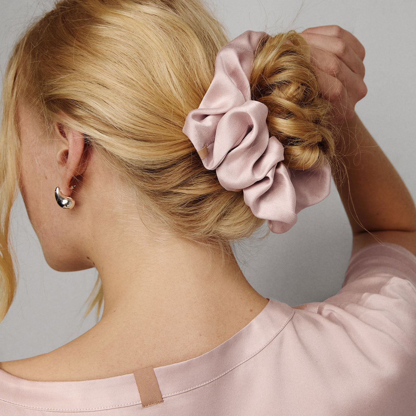 Lunya Washable Silk Classic Scrunchie