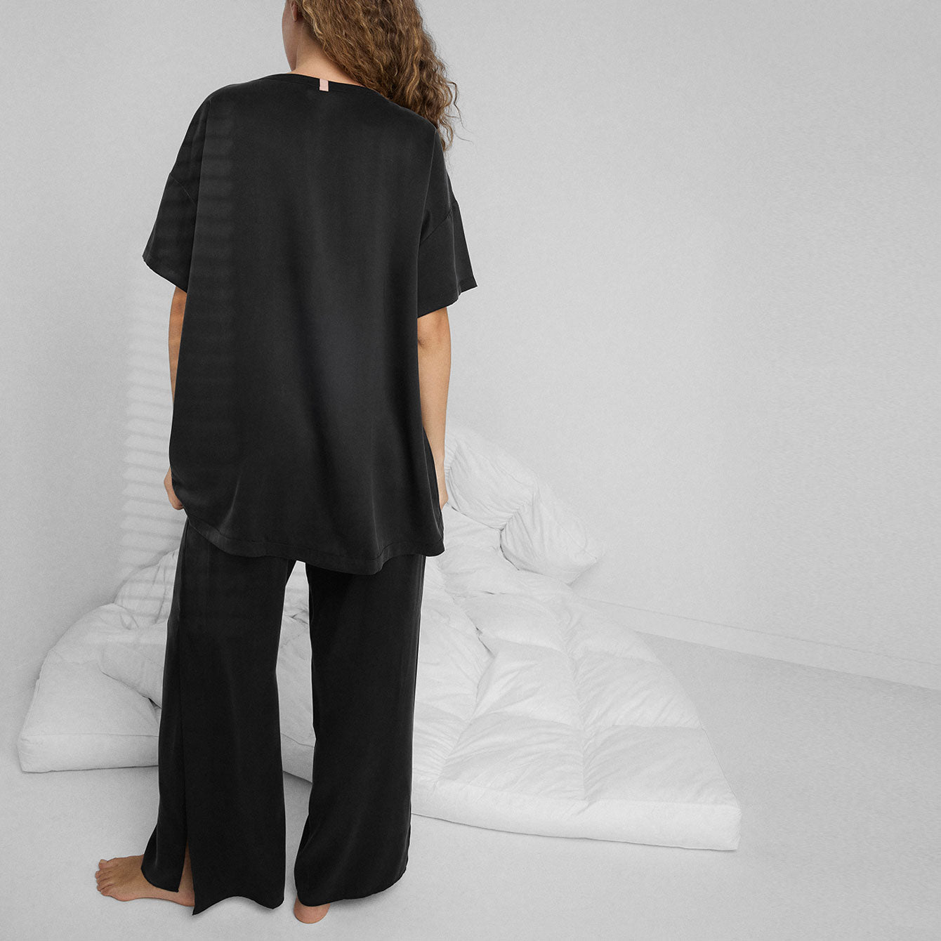 Lunya Washable Silk Tee Pant Set