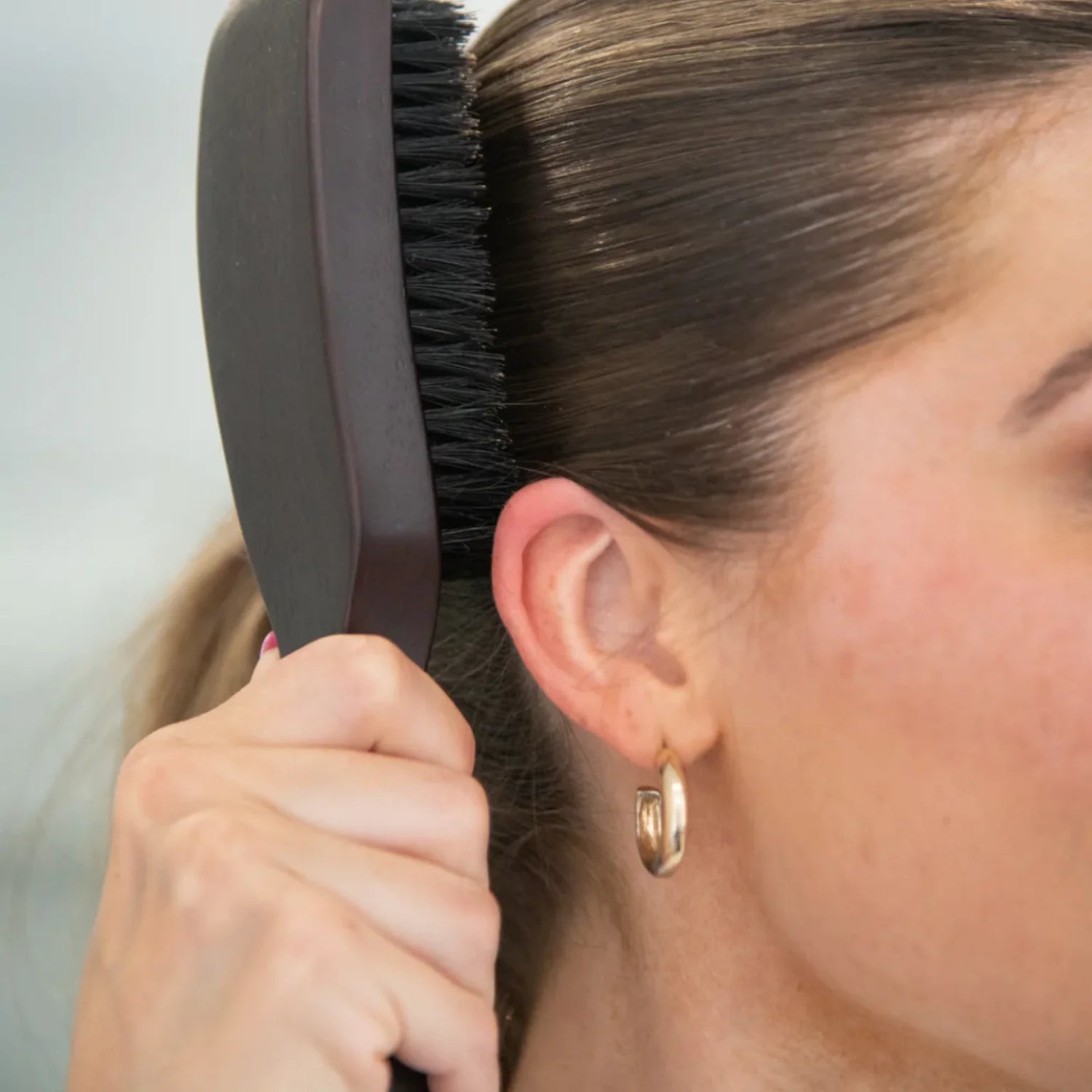 How to Combat Winter Hair Static and Frizz