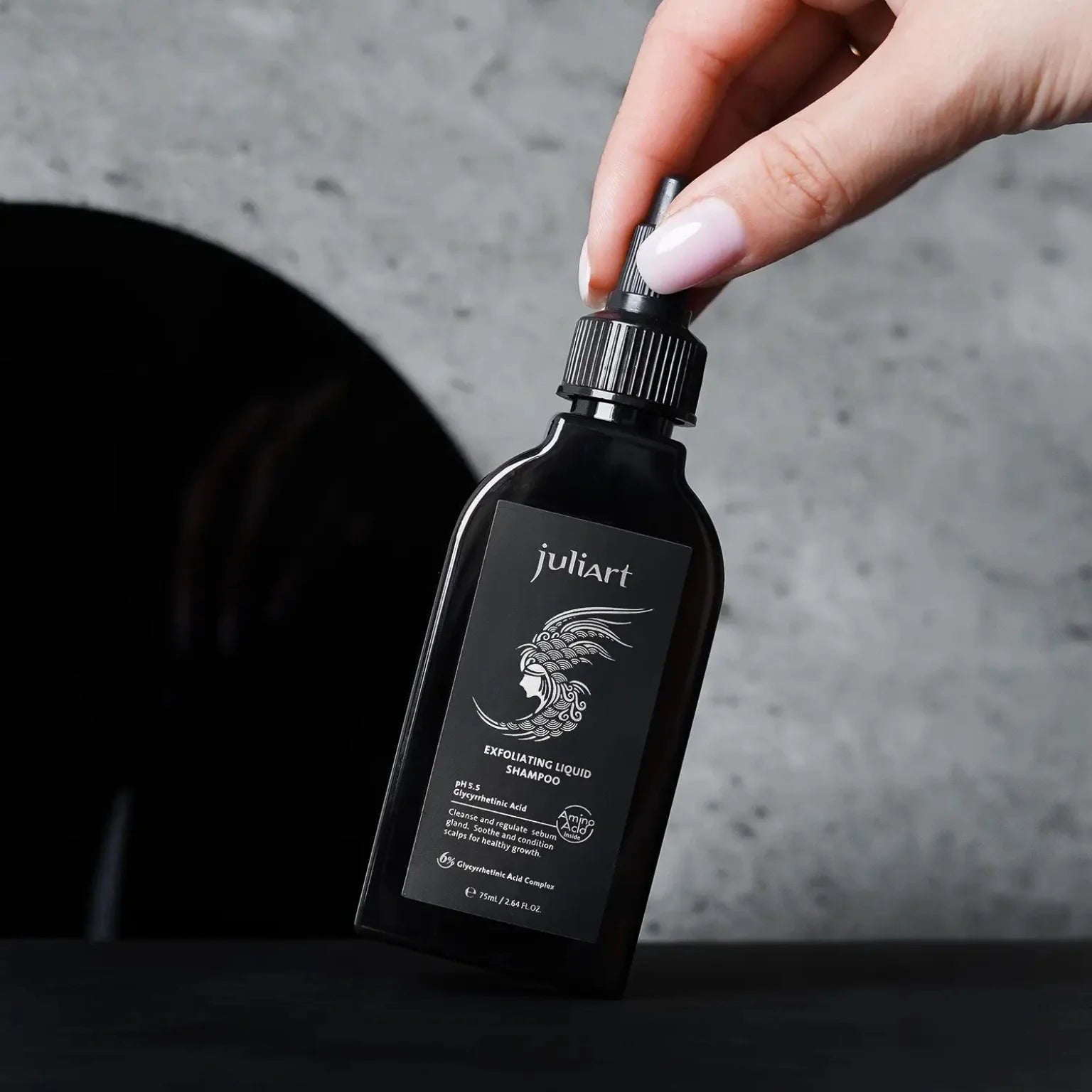 juliArt Exfoliating Liquid Shampoo 75ml - MANEPRINT