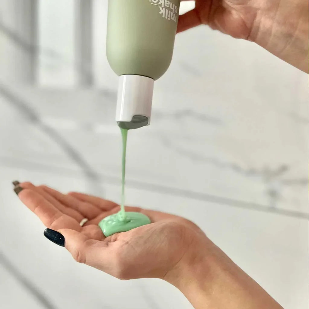 milk_shake Deep Detox Shampoo at MANEPRINT – a purifying shampoo that deeply cleanses buildup, residue, and impurities while refreshing the scalp and hair. (2)